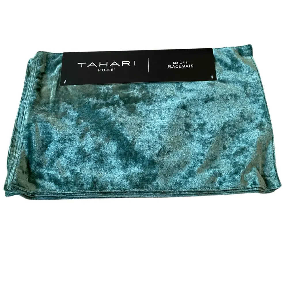 Tahari Green Velvet Velour Placemats Set of 4 Christmas Holiday 13x18 New